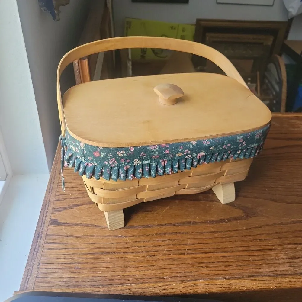 Peterboro Basket Co Footed Woven Basket w Lid & Liner Floral Fabric 12x7x7.5 VTG